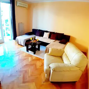 amarena-apartment.primorje-gorskikotar.com/